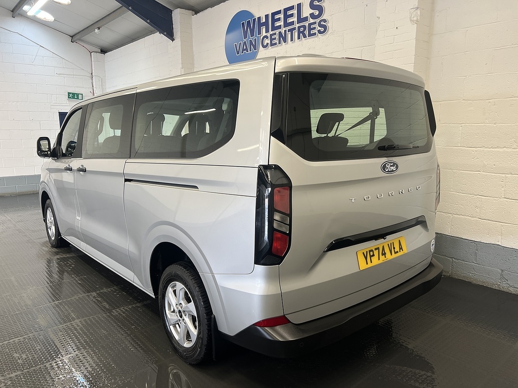 Ford Tourneo Custom 2.0 320 Ecoblue Zetec Minibus Double Cab Diese Silver #3
