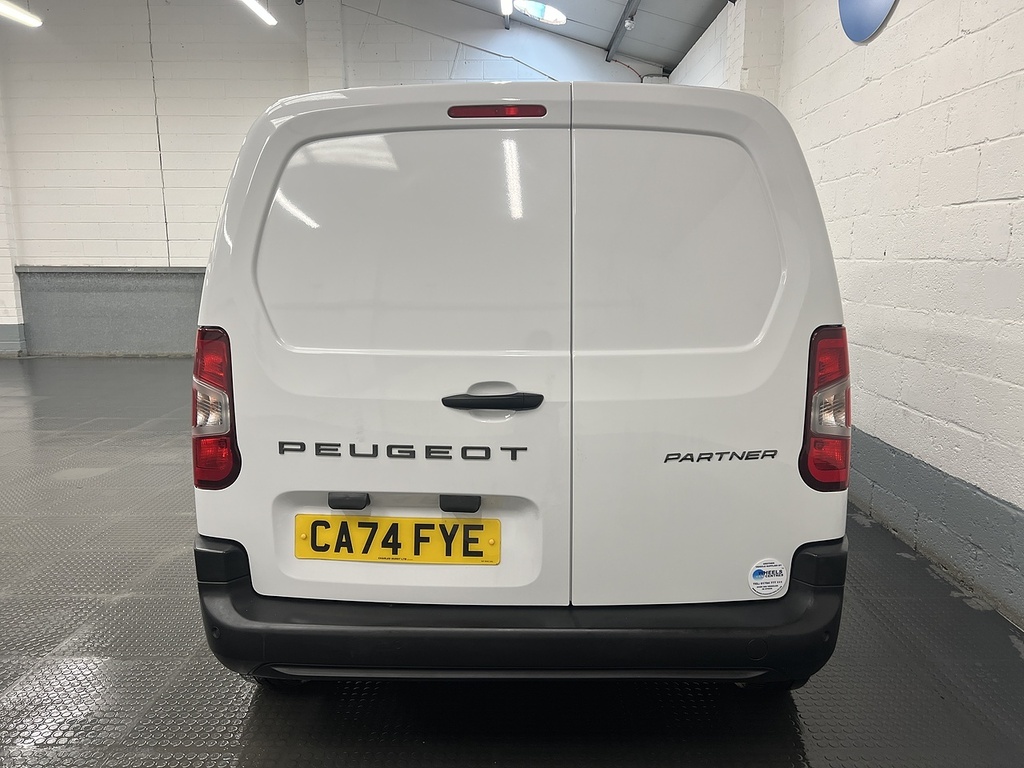Peugeot Partner 1.5 Bluehdi 1000 Professional Standard Panel Van 5 CA74FYE White #4
