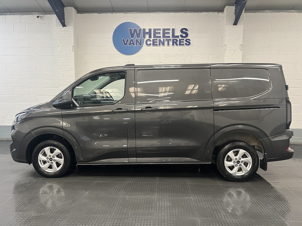 Ford Transit Custom 2.0 300 Ecoblue Limited Panel Van Manua WN24ZFL #2