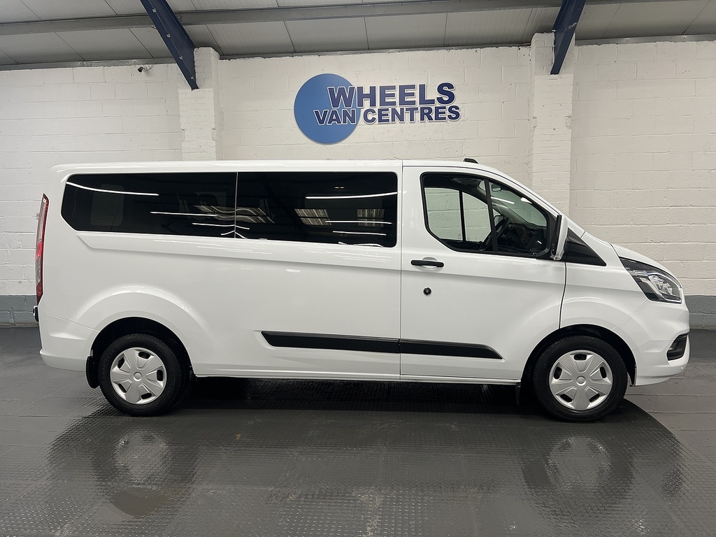 Ford Transit Custom 320 Ecoblue Trend 2.0 Minibus DL22BCV White #6