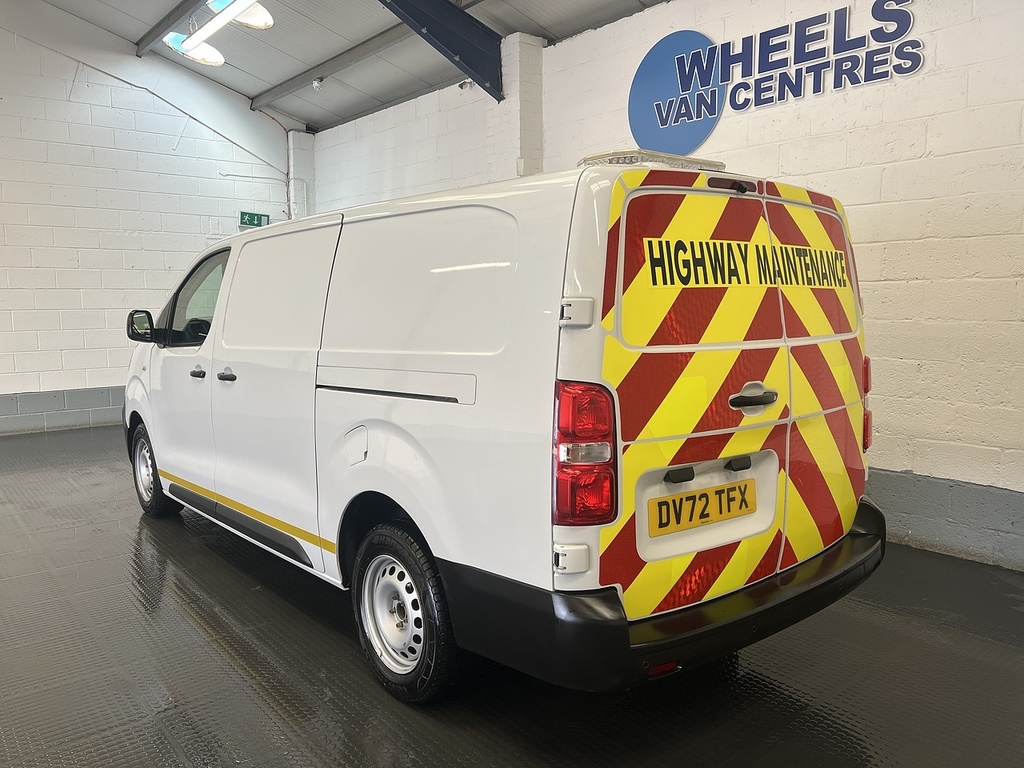 Vauxhall Vivaro 1.5 Turbo D 2900 Dynamic Panel Van 6Dr Manu DV72TFX White #3
