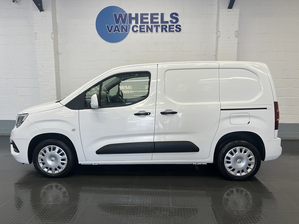 Vauxhall Combo 1.5 Turbo D 2300 Sportive Panel Van Man DT70HZC White #2