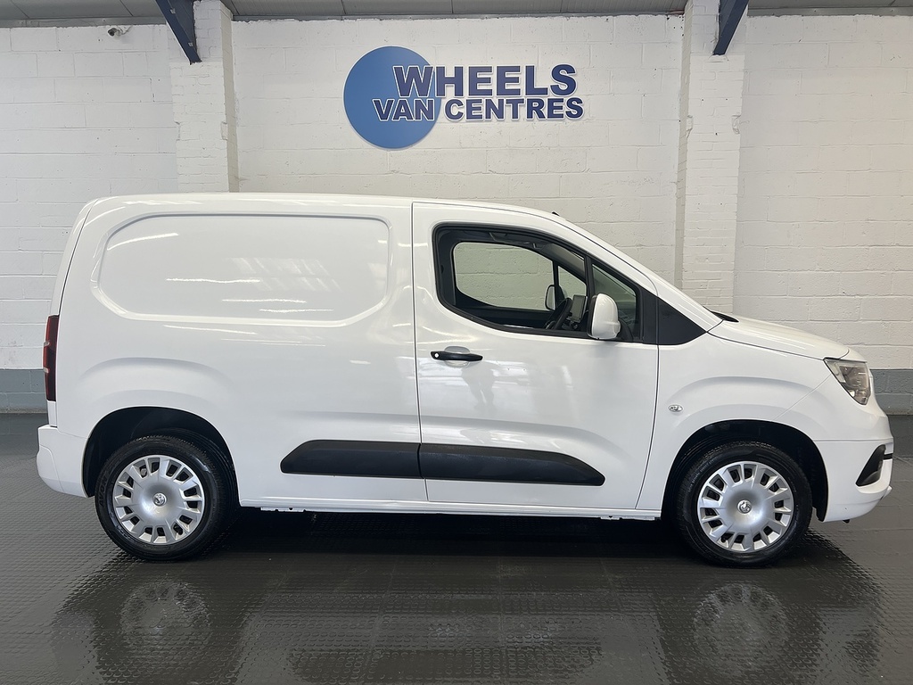 Vauxhall Combo 1.5 Turbo D 2300 Sportive Panel Van Man DT70HZC White #6