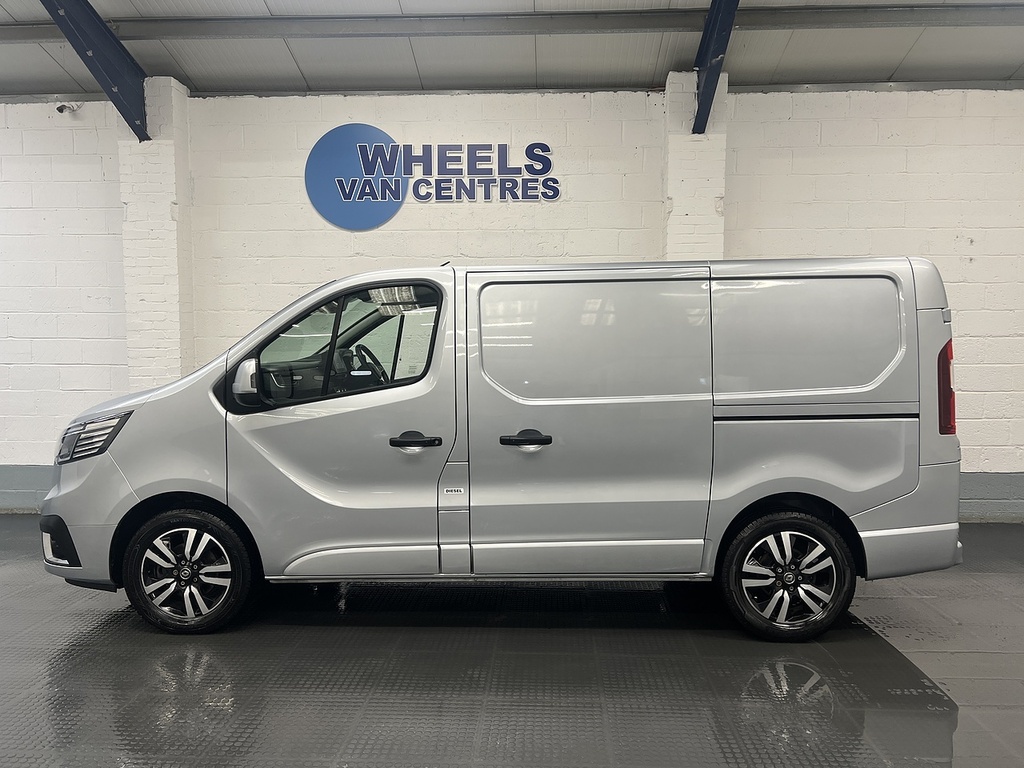 Renault Trafic 2.0 Dci Blue Sl28 Sport Panel Van Manu WF72MHL Grey #2