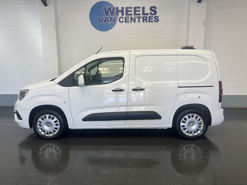 Vauxhall Combo 1.5 Turbo D 2000 Sportive Panel Van Man White #2