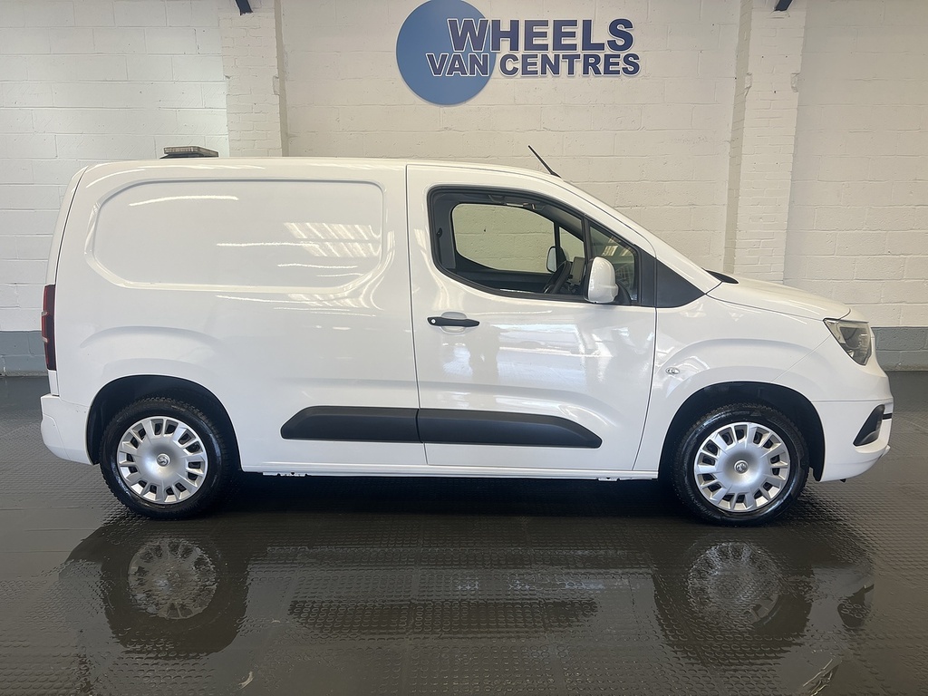 Vauxhall Combo 1.5 Turbo D 2000 Sportive Panel Van Man White #6