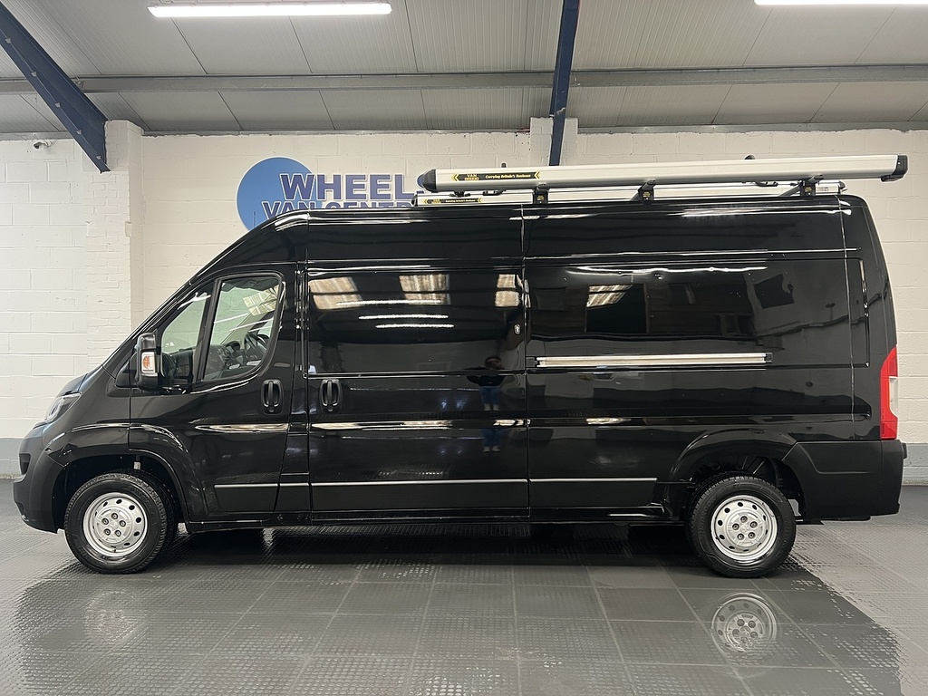 Peugeot Boxer 2.0 Bluehdi 335 Professional Panel Van MW19HZG Black #2