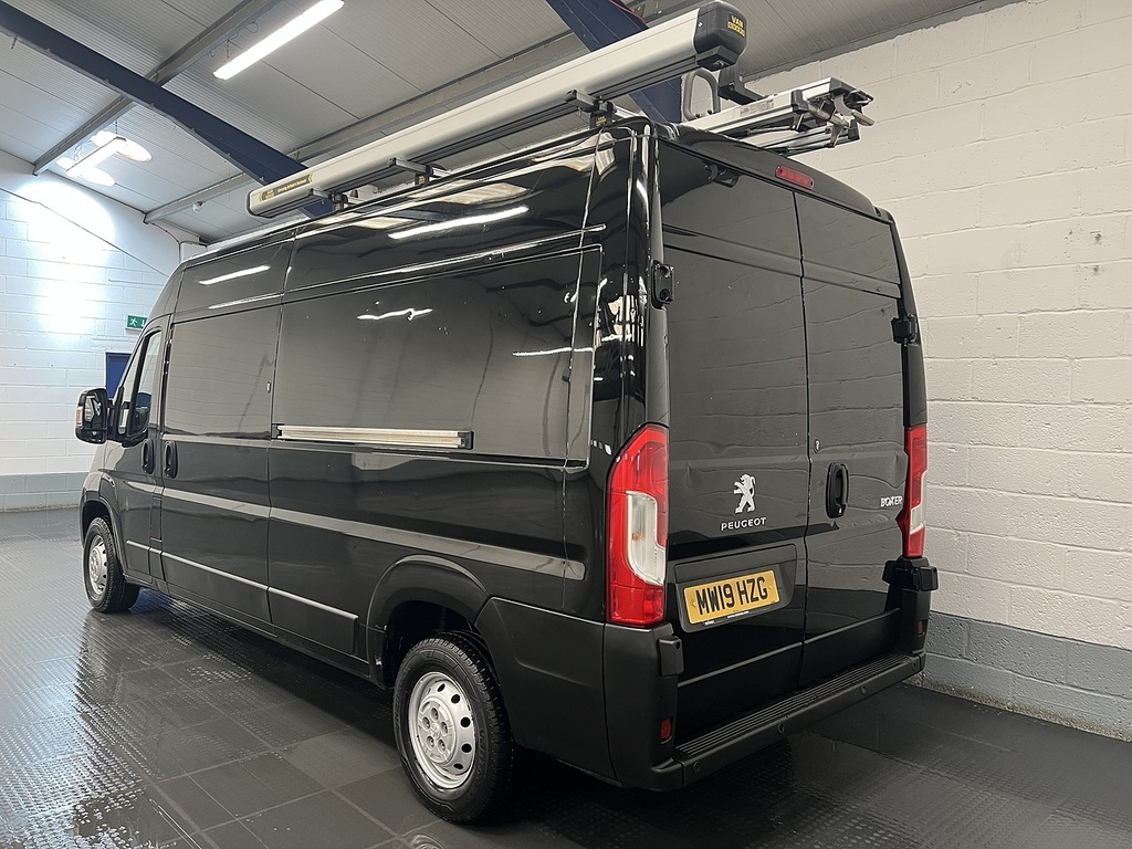 Peugeot Boxer 2.0 Bluehdi 335 Professional Panel Van MW19HZG Black #3