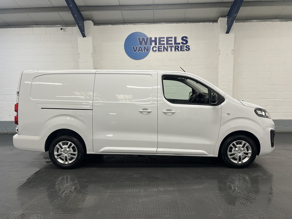 Vauxhall Vivaro 1.5 Turbo D 2900 Sportive Panel Van 6Dr Man DV72HFX White #6
