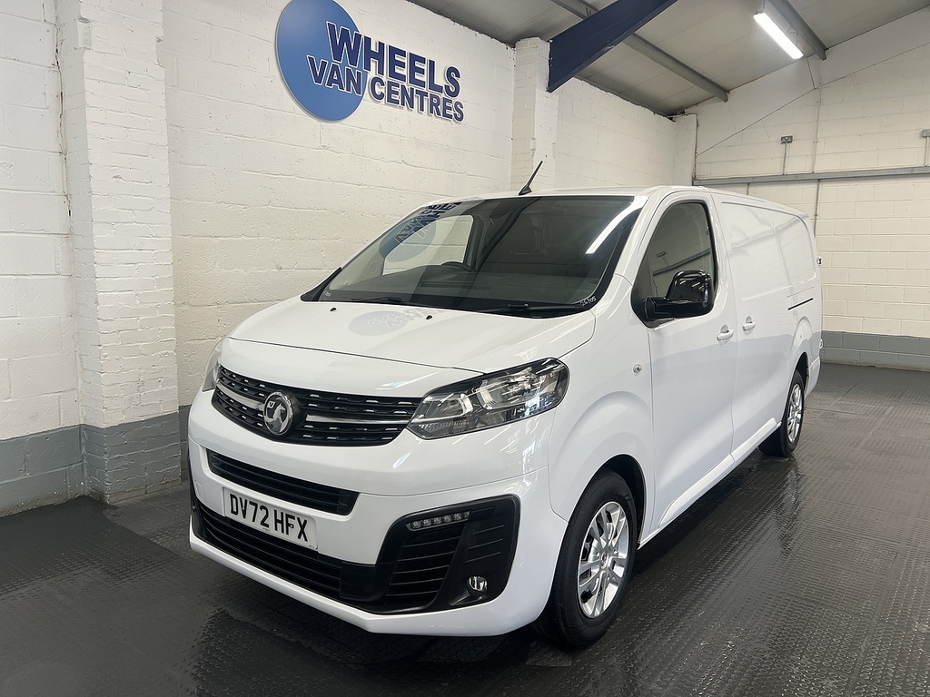 Vauxhall Vivaro 1.5 Turbo D 2900 Sportive Panel Van 6Dr Man White