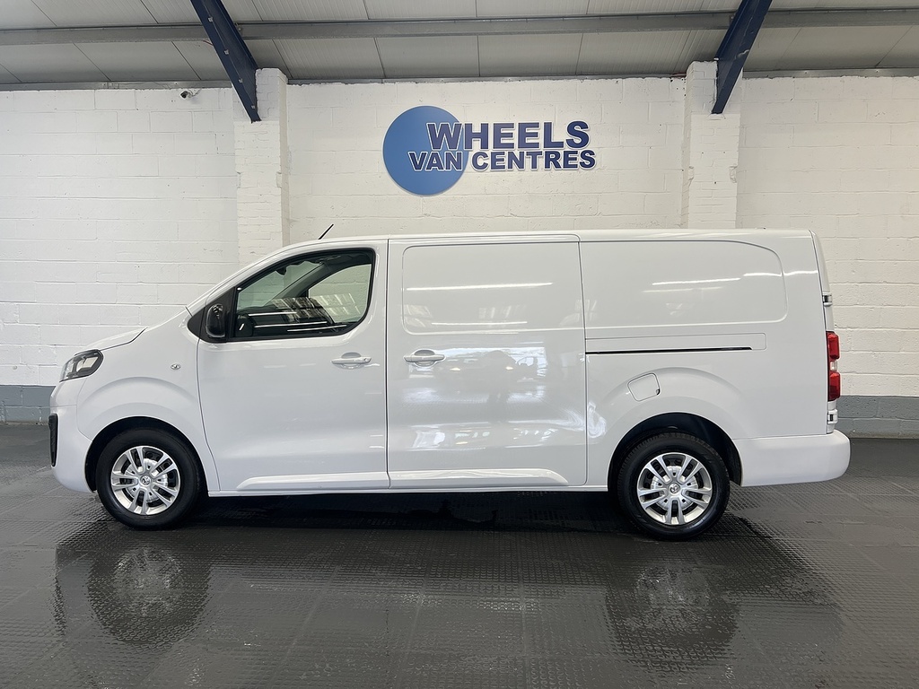 Vauxhall Vivaro 1.5 Turbo D 2900 Sportive Panel Van 6Dr Man DV72HFX White #2