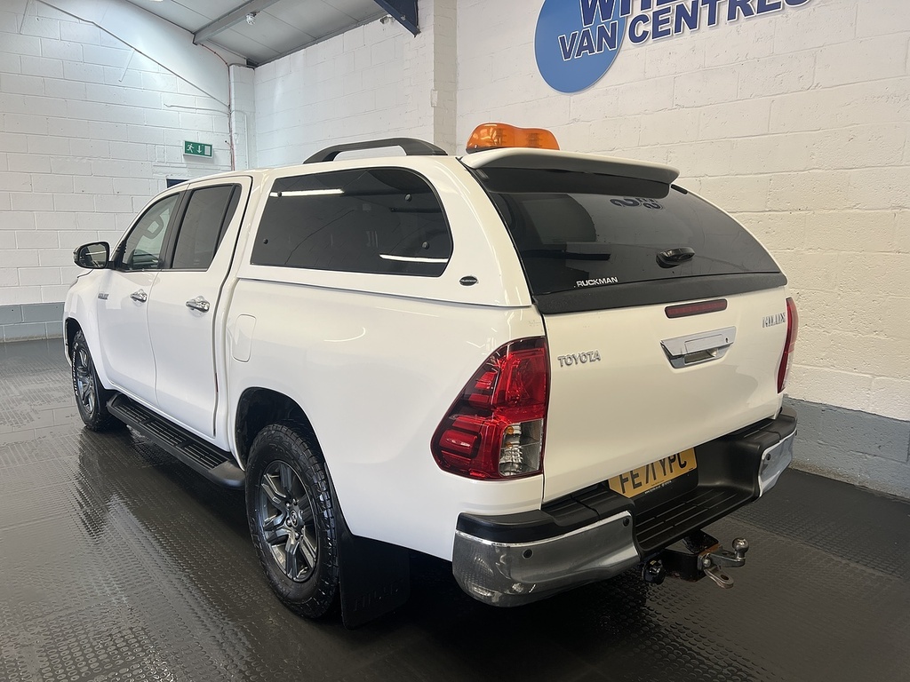 Toyota HILUX 2.4 D-4d Icon Pickup Double Cab 4W White #3
