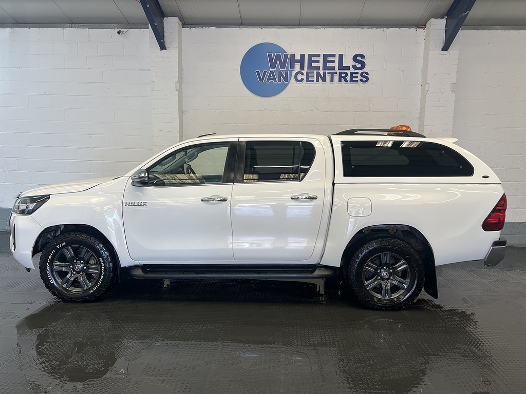 Toyota HILUX 2.4 D-4d Icon Pickup Double Cab 4W White #2