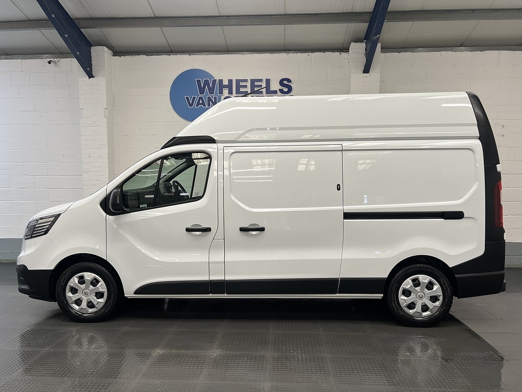 Renault Trafic 2.0 Dci Blue Lh30 Start Panel Van Manua MM24WJE White #2