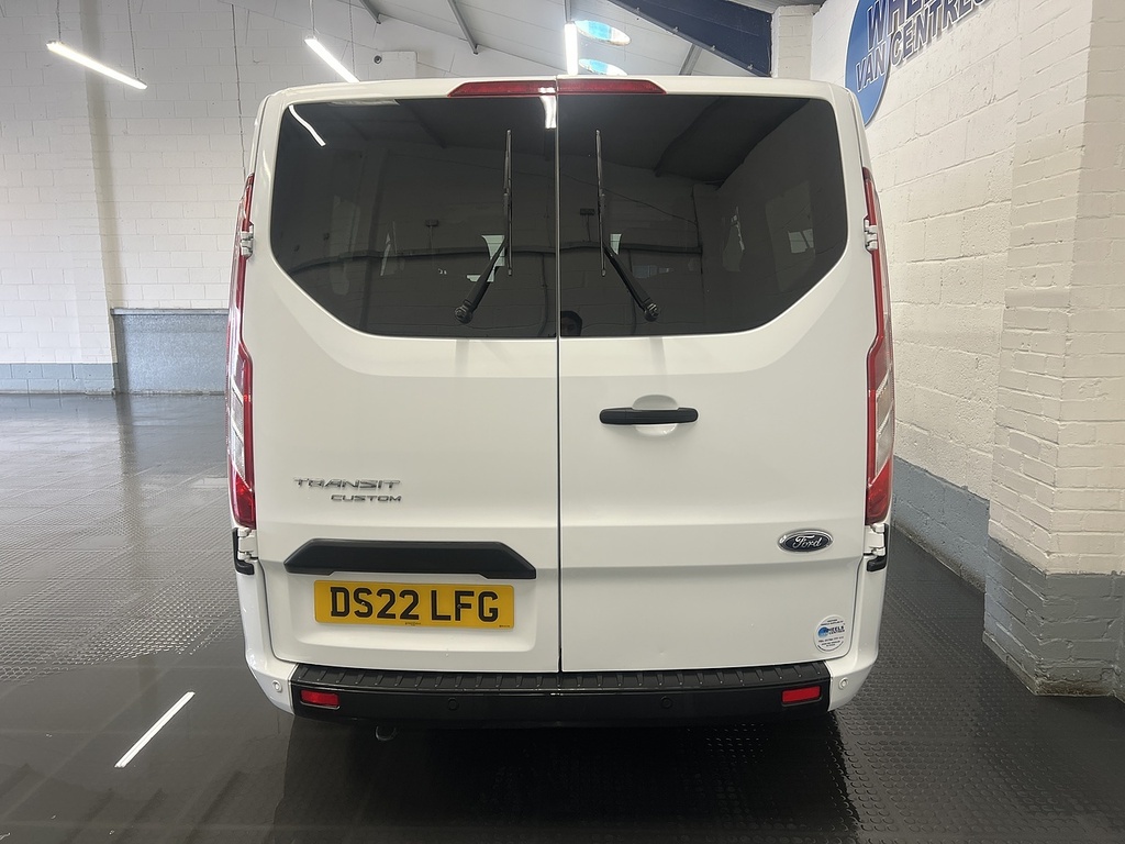 Ford Transit Custom 320 Ecoblue Trend 2.0 Minibus DS22LFG White #4