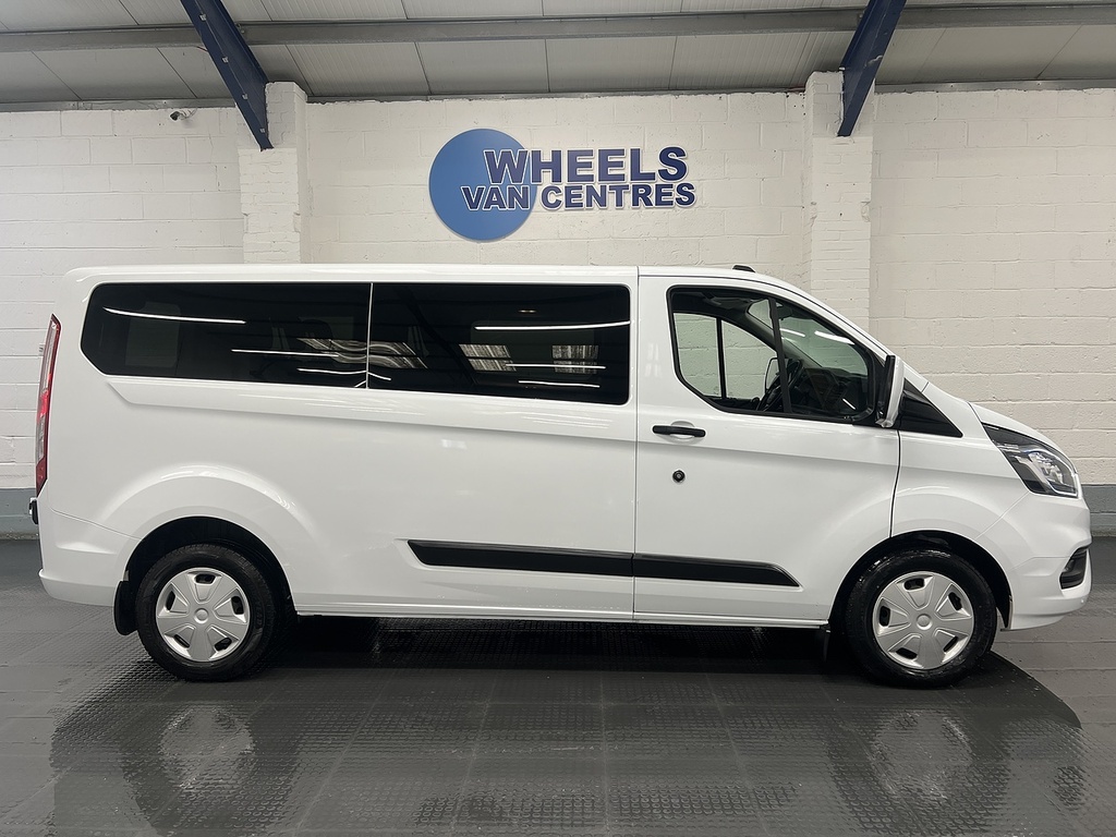 Ford Transit Custom 320 Ecoblue Trend 2.0 Minibus DS22LFG White #6