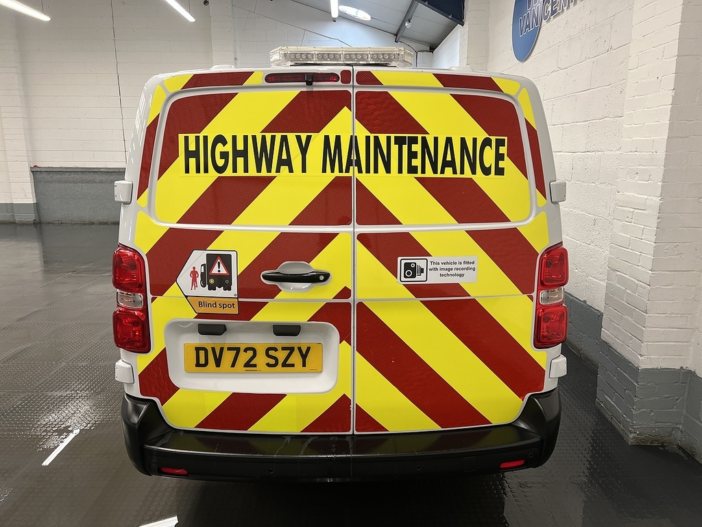 Vauxhall Vivaro 1.5 Turbo D 2900 Dynamic Panel Van 6Dr Manu DV72SZY White #4