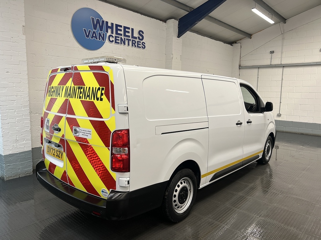 Vauxhall Vivaro 1.5 Turbo D 2900 Dynamic Panel Van 6Dr Manu DV72SZY White #5
