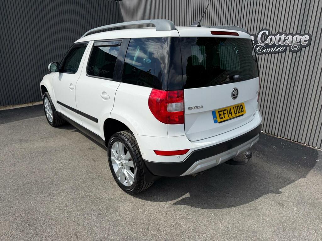 Skoda Yeti Suv 2.0 Tdi Elegance Outdoor Dsg 4Wd Euro 5 2 EF14UBB White #3
