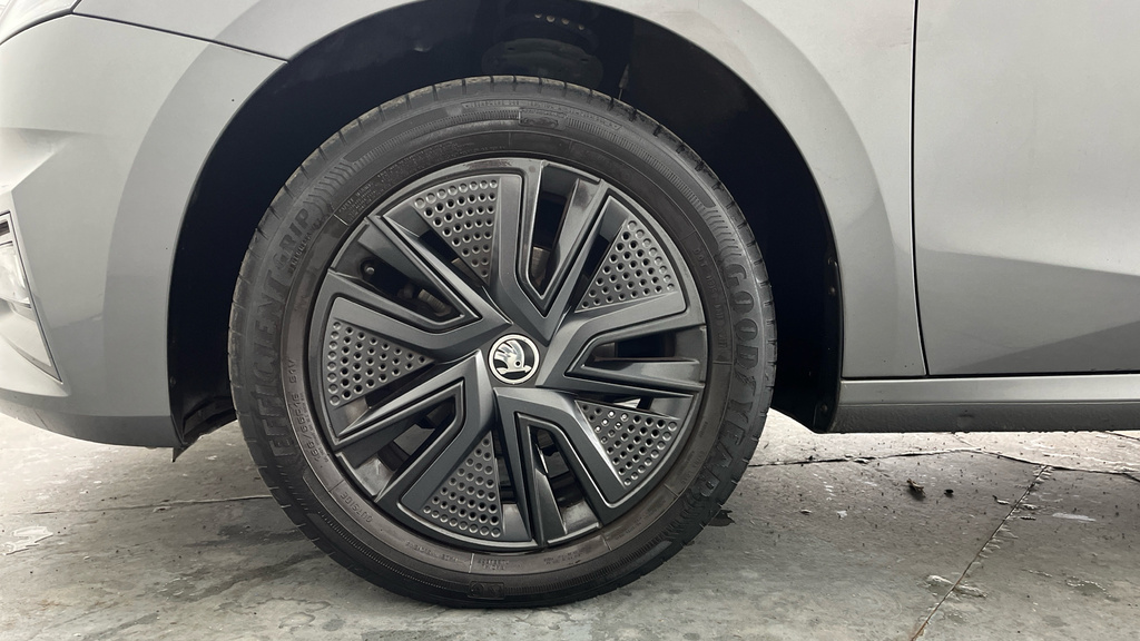 Skoda Fabia 1.0 Tsi Colour Edition Hatchback CK72YMF Grey #5