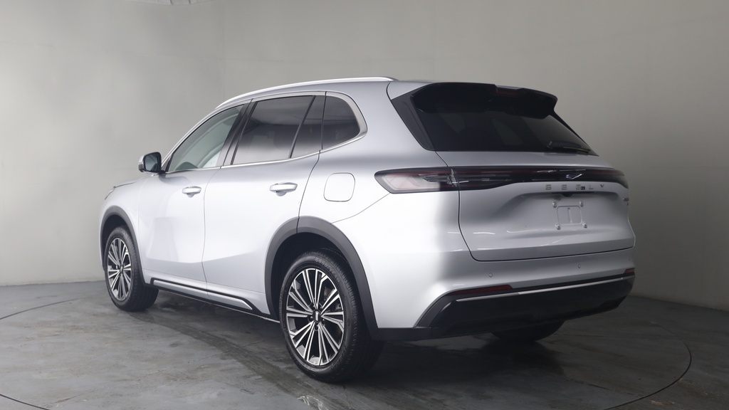 Geely Starray 1.5 Em-i Ultra Estate  Silver #2
