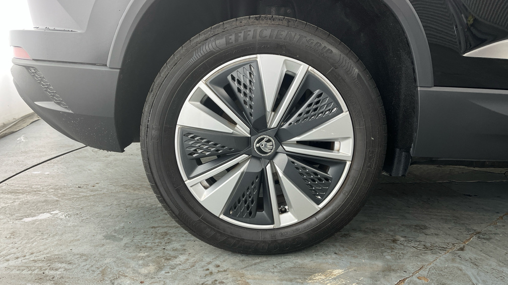 Skoda Karoq 2.0 Tdi Se Drive Suv Euro 6 Ss Black #5