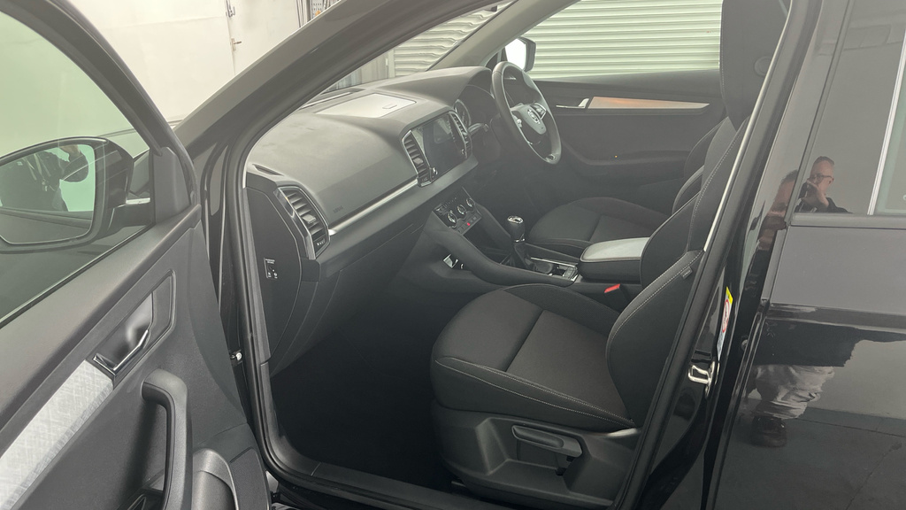 Skoda Karoq 2.0 Tdi Se Drive Suv Euro 6 Ss Black #2