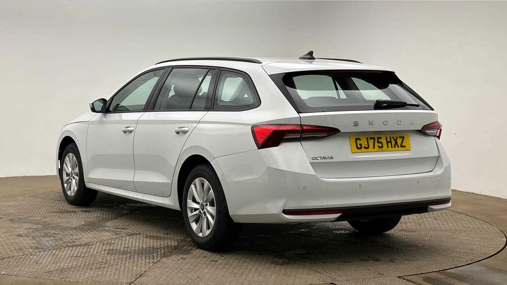 Skoda Octavia 1.5 Tsi Act Se Technology Estate White #3