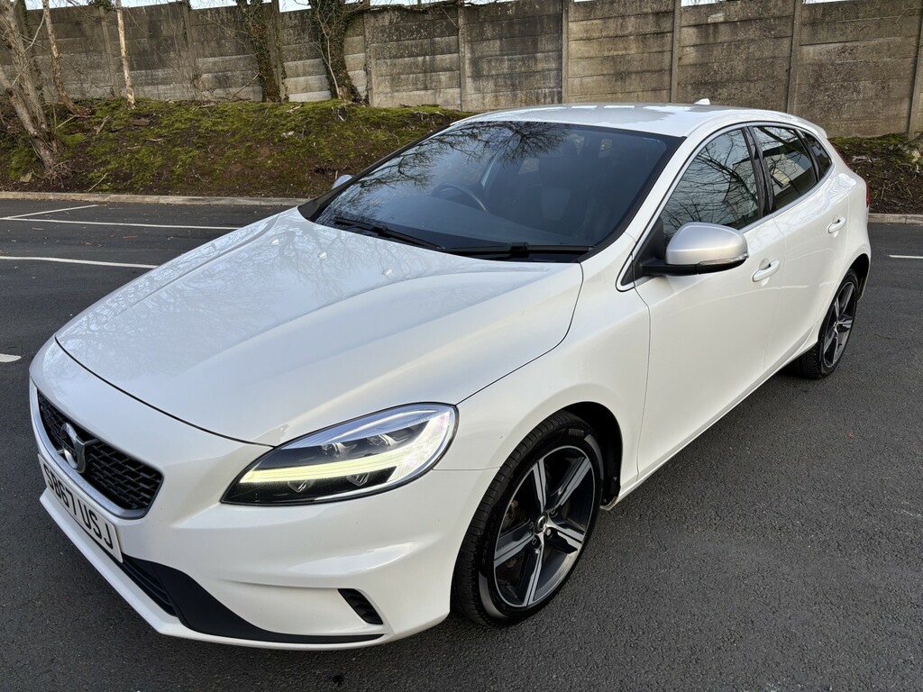 Volvo V40 Hatchback 2.0 R-design D2 201767 SB67USJ White #3