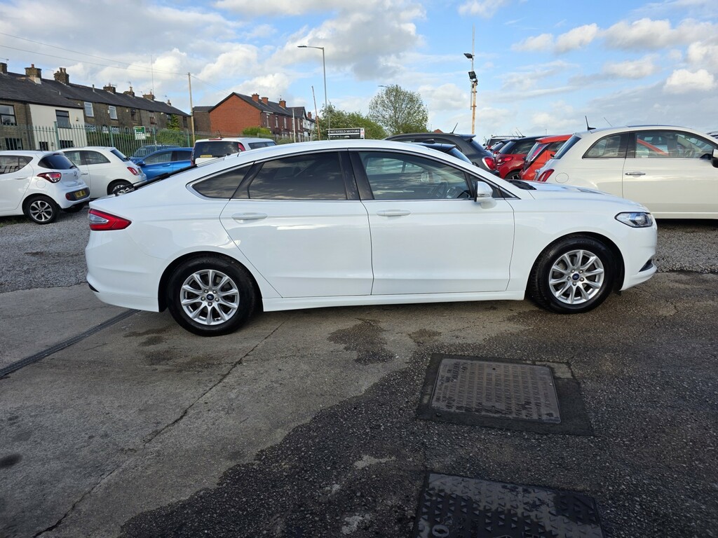 Ford Mondeo Hatchback 2.0 Ecoblue Zetec Edition 201969 EK69BWY White #5