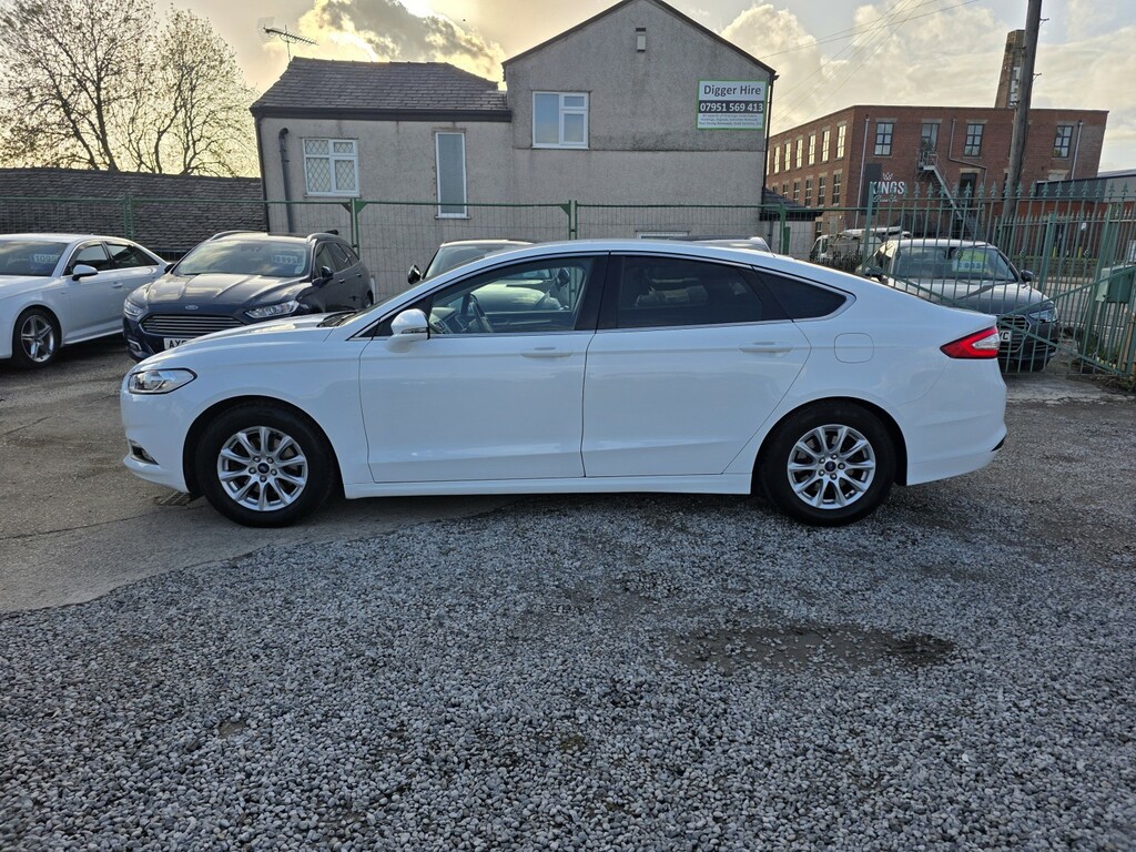 Ford Mondeo Hatchback 2.0 Ecoblue Zetec Edition 201969 EK69BWY White #4