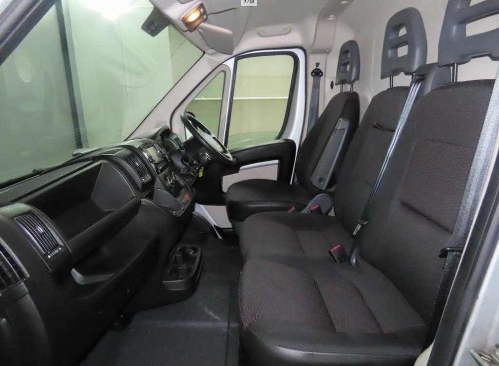 Peugeot Boxer 2L Professional Silver #4