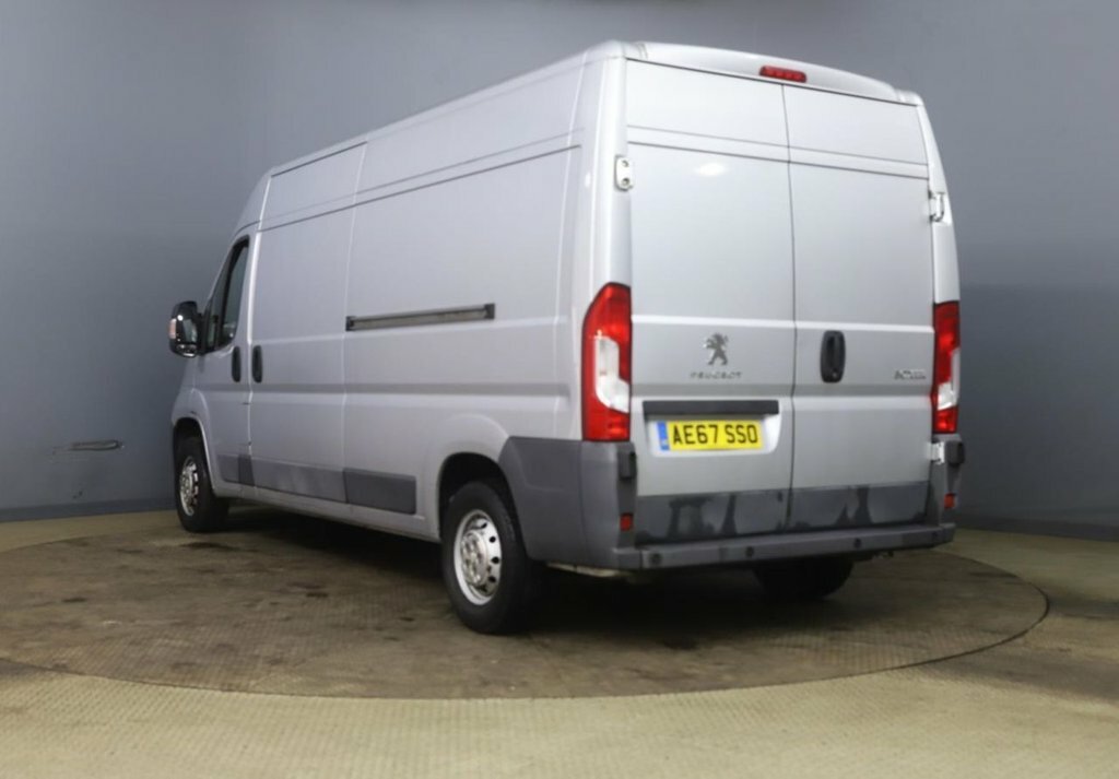 Peugeot Boxer 2L Professional Silver #3