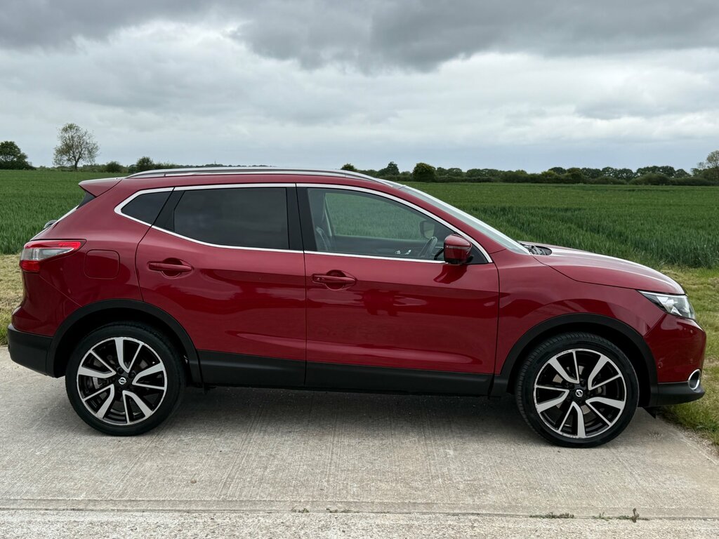 Nissan Qashqai 1.6 Dci Tekna Suv Xtron 2Wd Euro 6 Ss Red #6