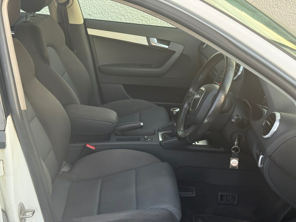 Audi A3 1.6 Tdi Sport White #4