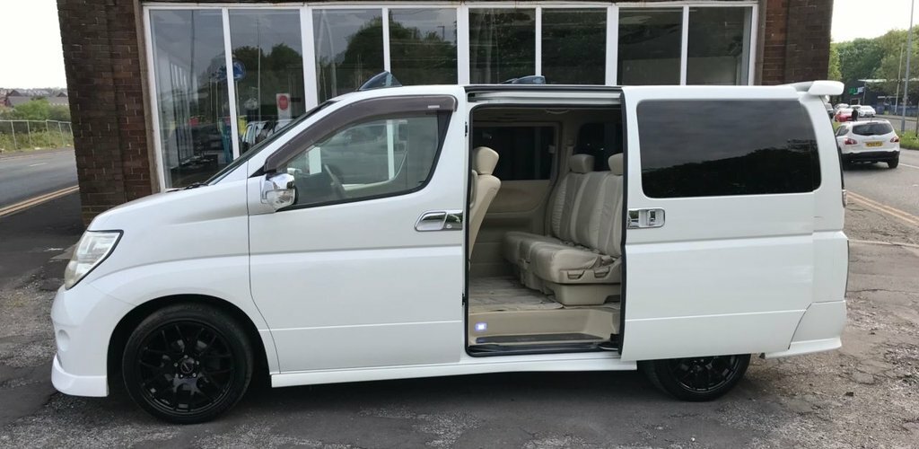 Nissan Elgrand Automatic #35