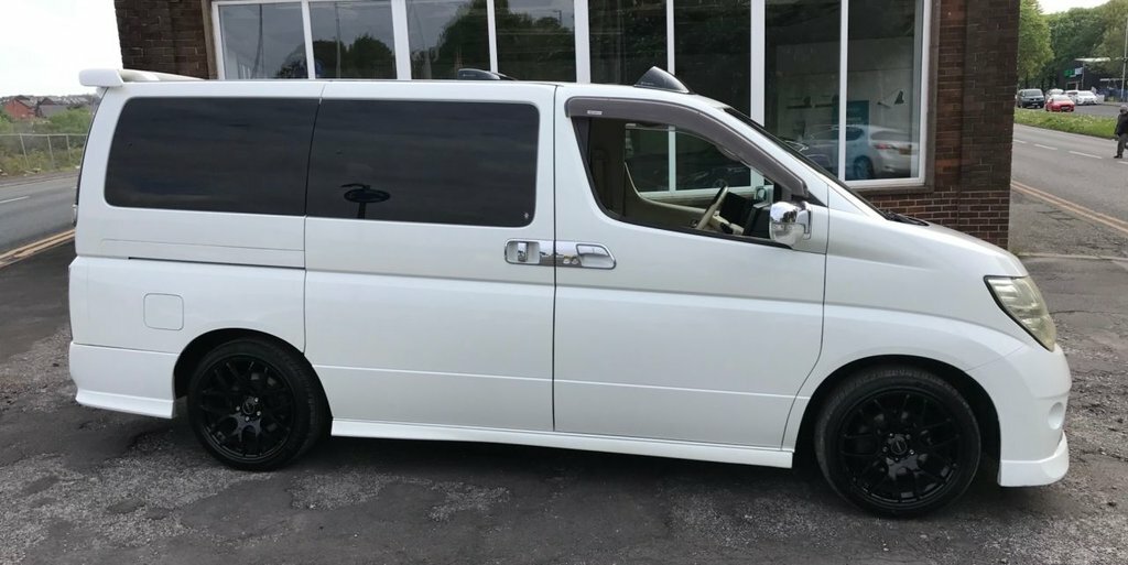 Nissan Elgrand Automatic #34