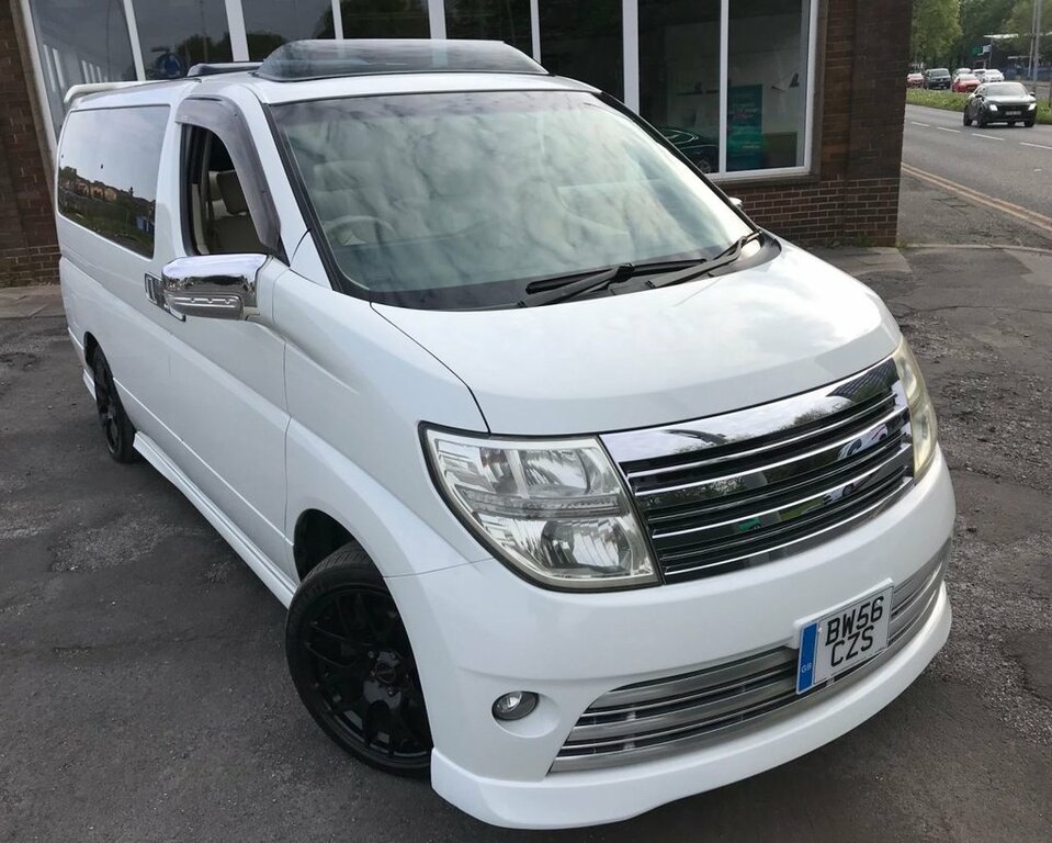 Nissan Elgrand Automatic #32