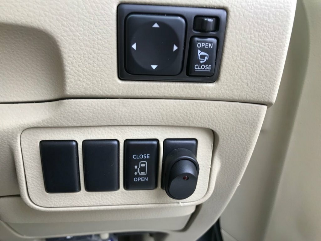 Nissan Elgrand Automatic #17
