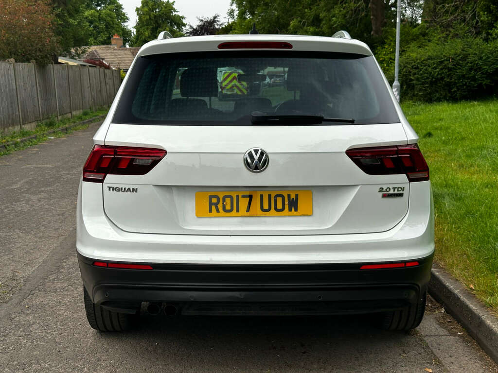 Volkswagen Tiguan Suv 2.0 Tdi Bluemotion Tech Se Navigation Suv RO17UOW White #6