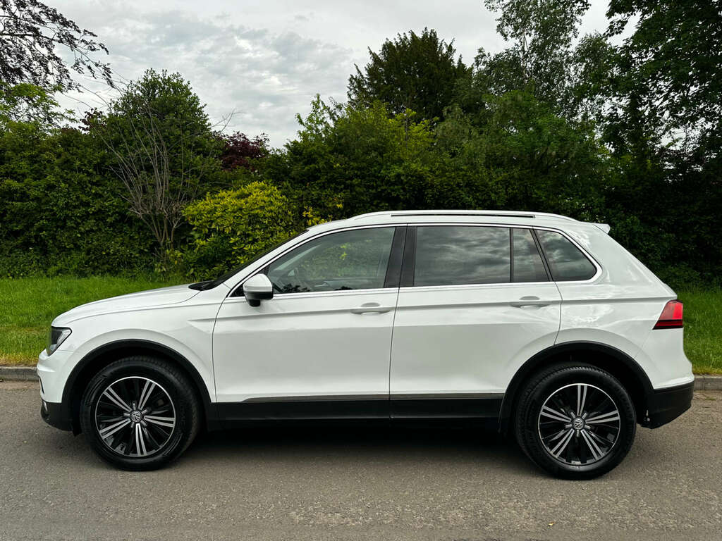 Volkswagen Tiguan Suv 2.0 Tdi Bluemotion Tech Se Navigation Suv RO17UOW White #4