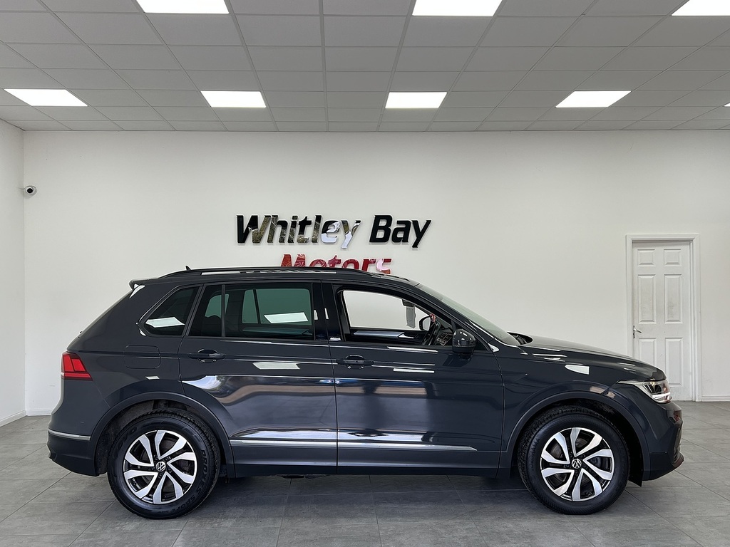 Volkswagen Tiguan Tsi Active NJ22GKL Grey #2