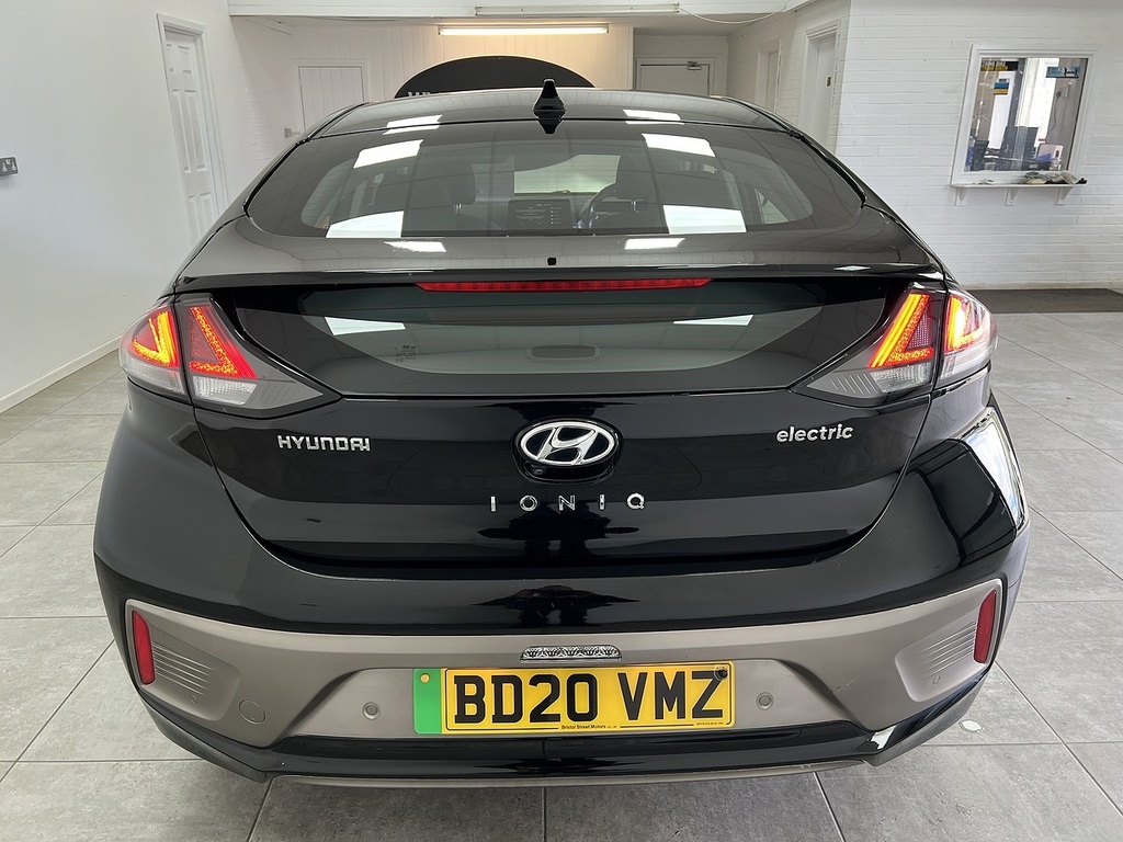 Hyundai Ioniq Premium Black #4