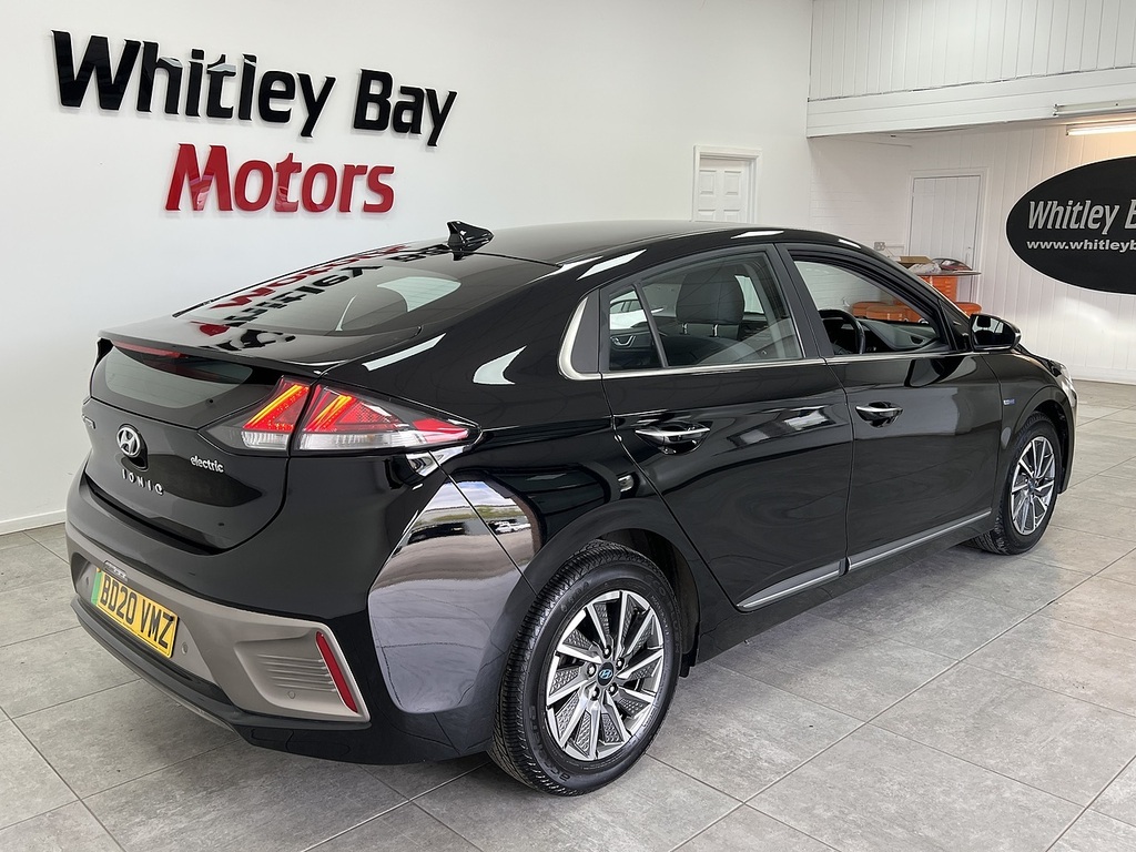 Hyundai Ioniq Premium Black #3