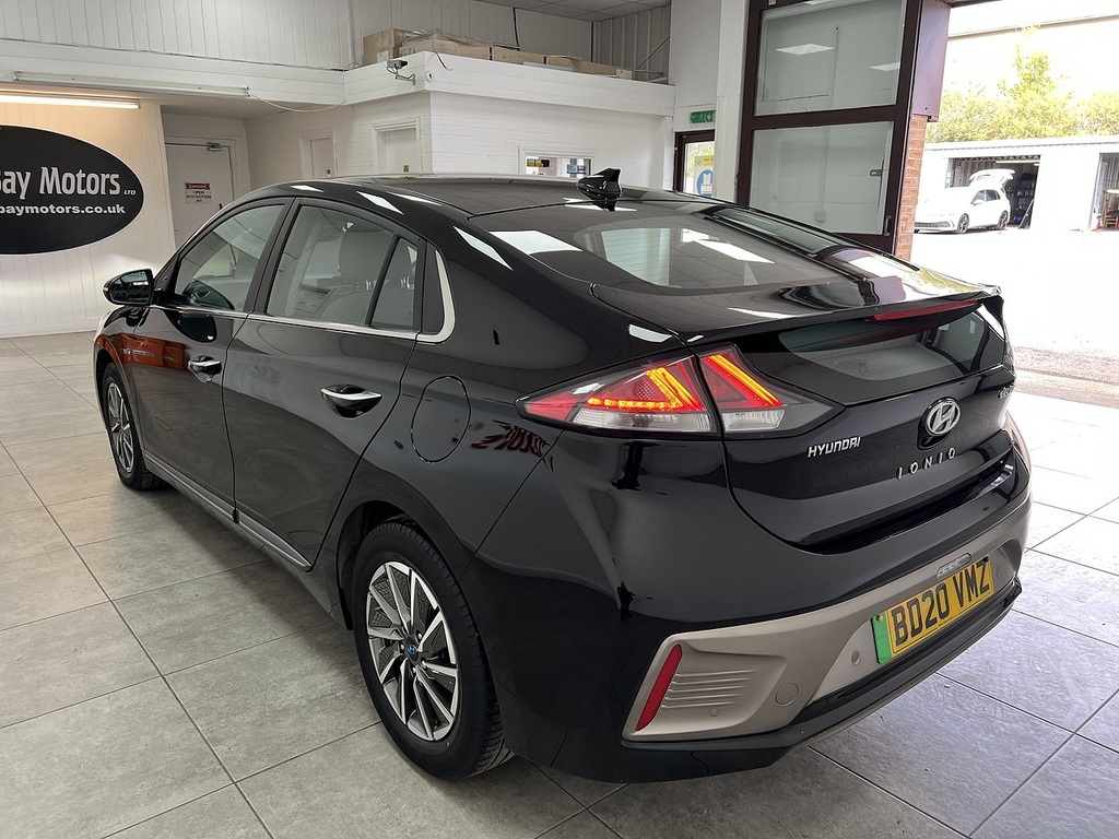 Hyundai Ioniq Premium Black #5
