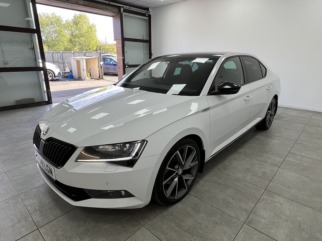 Skoda Superb Tdi Sportline White #5