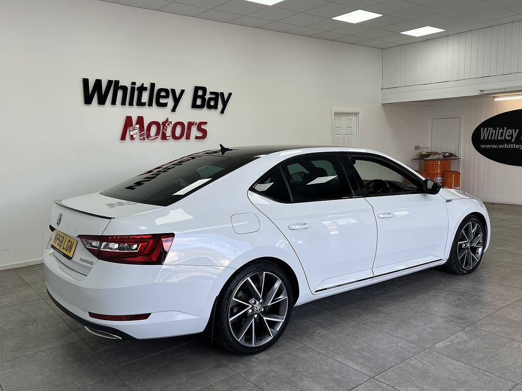 Skoda Superb Tdi Sportline White #3