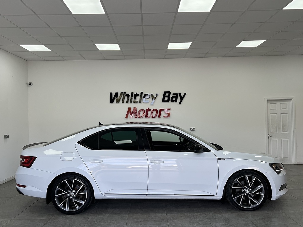 Skoda Superb Tdi Sportline White #2