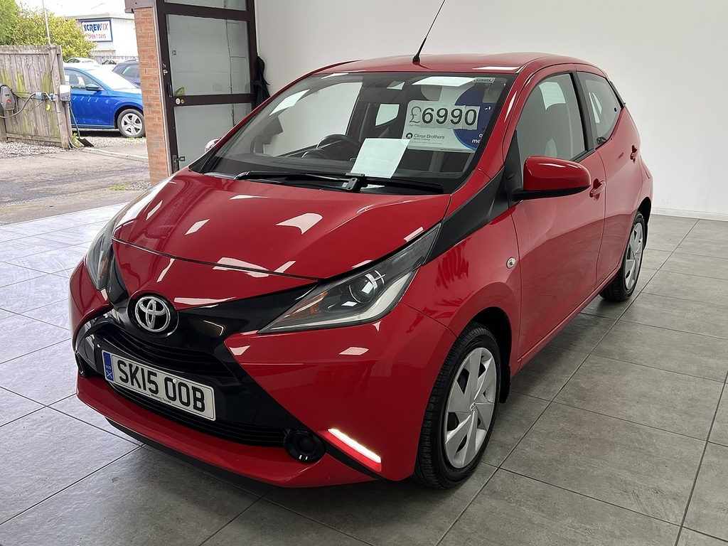 Toyota Aygo Vvt-i X-play Red #6