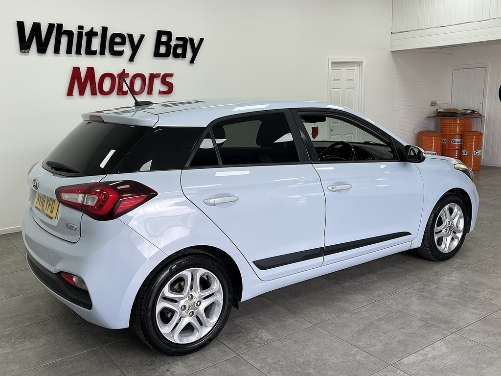 Hyundai I20 Premium Nav NV18YFG #3